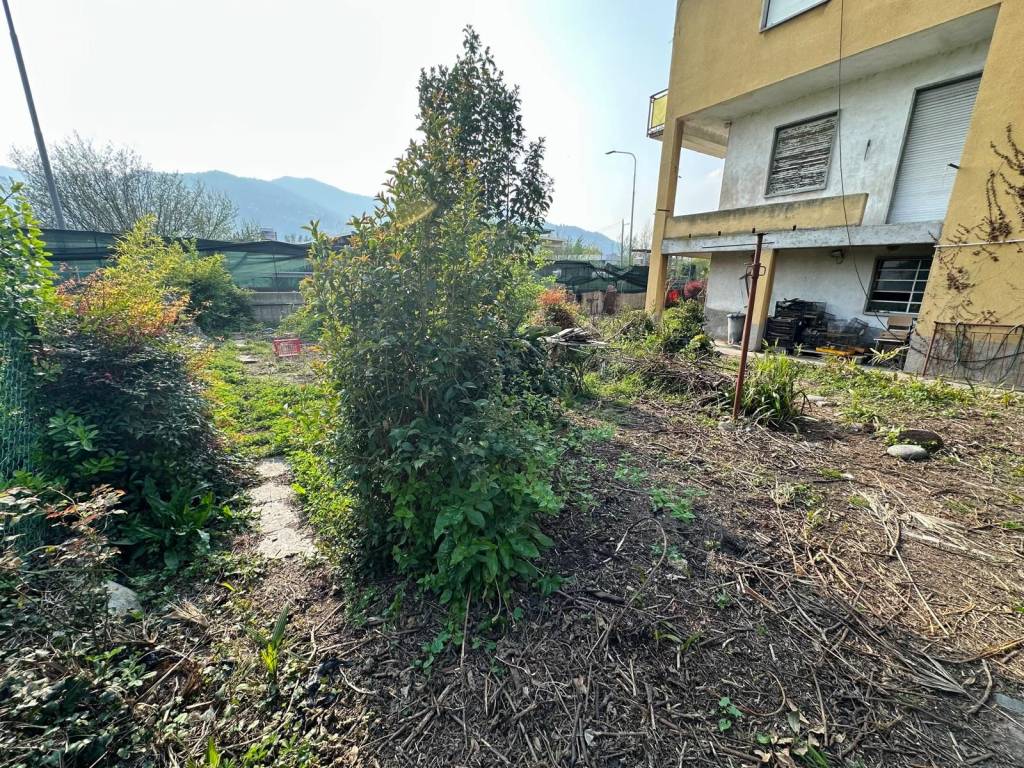Attico / mansarda a Calolziocorte in Via Antonio Stoppani, 17 - Foto 2