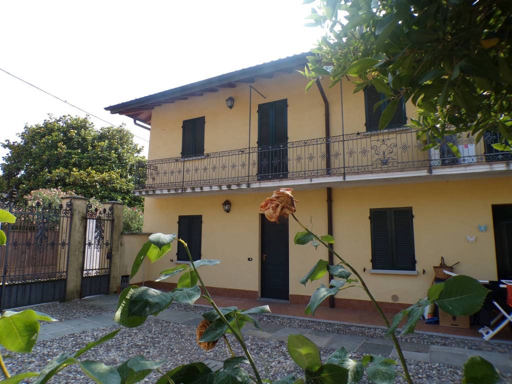 Casa indipendente a Comabbio in Via Monte Grappa - Foto 2