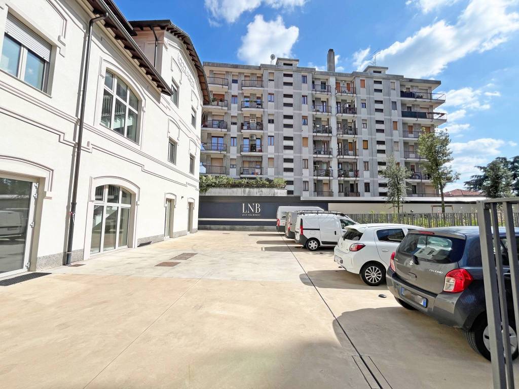 Palazzo / stabile a Busto arsizio in Via Ugo Foscolo, 6 - Foto 3