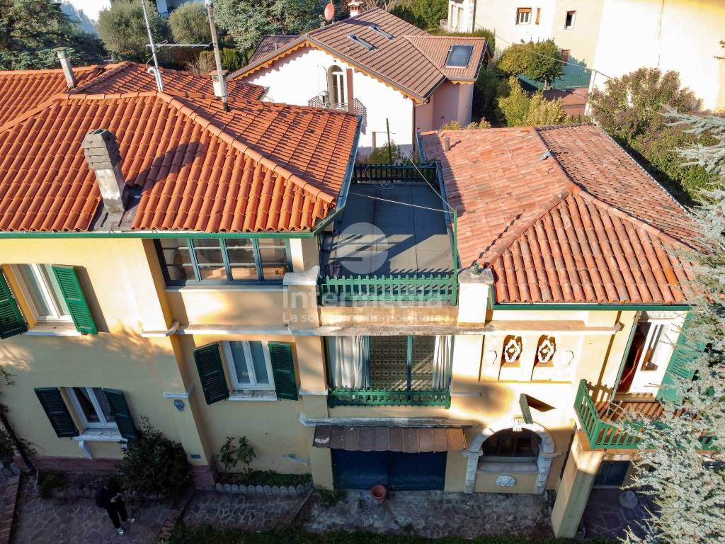 Villa a Desenzano del garda in Via Giovanni Rambotti, 31 - Foto 2