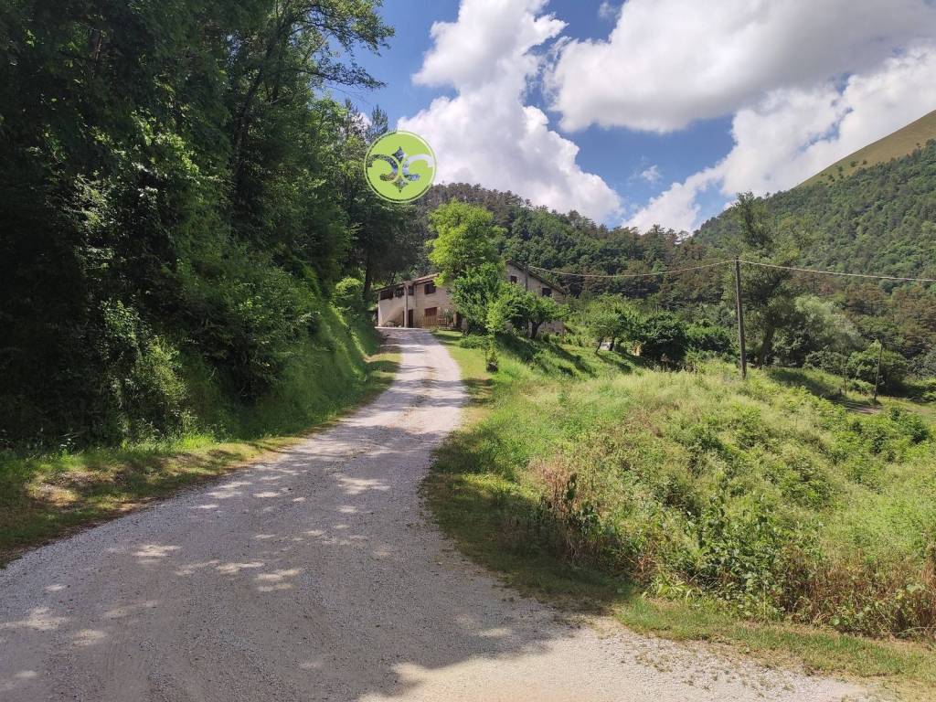 Rustico / casale a Gubbio in Strada Statale Eugubina - Foto 3