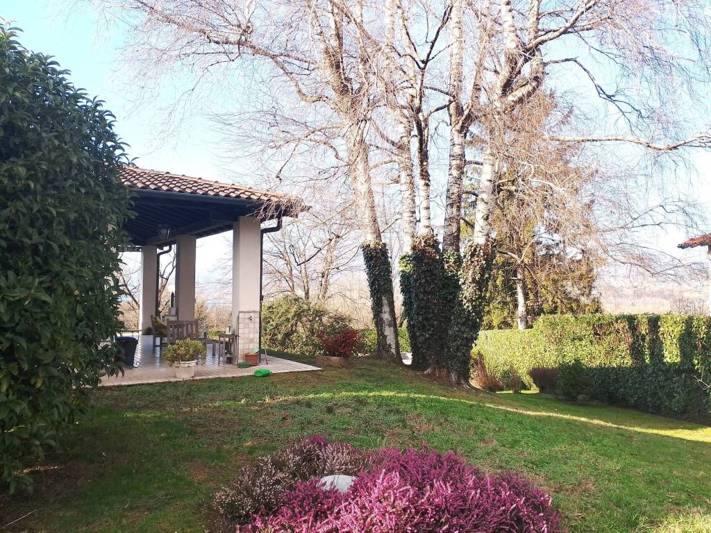 Villa a Azzate in Via Giuseppe Verdi - Foto 2