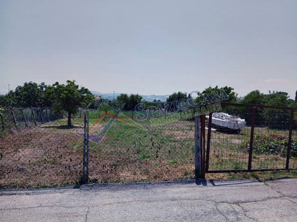 Terreno a Giulianova in Via Tancredi, 26 - Foto 3