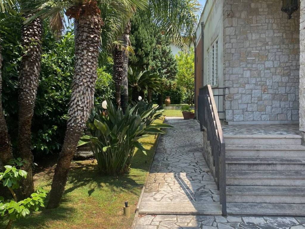 Villa a Sabaudia in Via Oddone - Foto 3