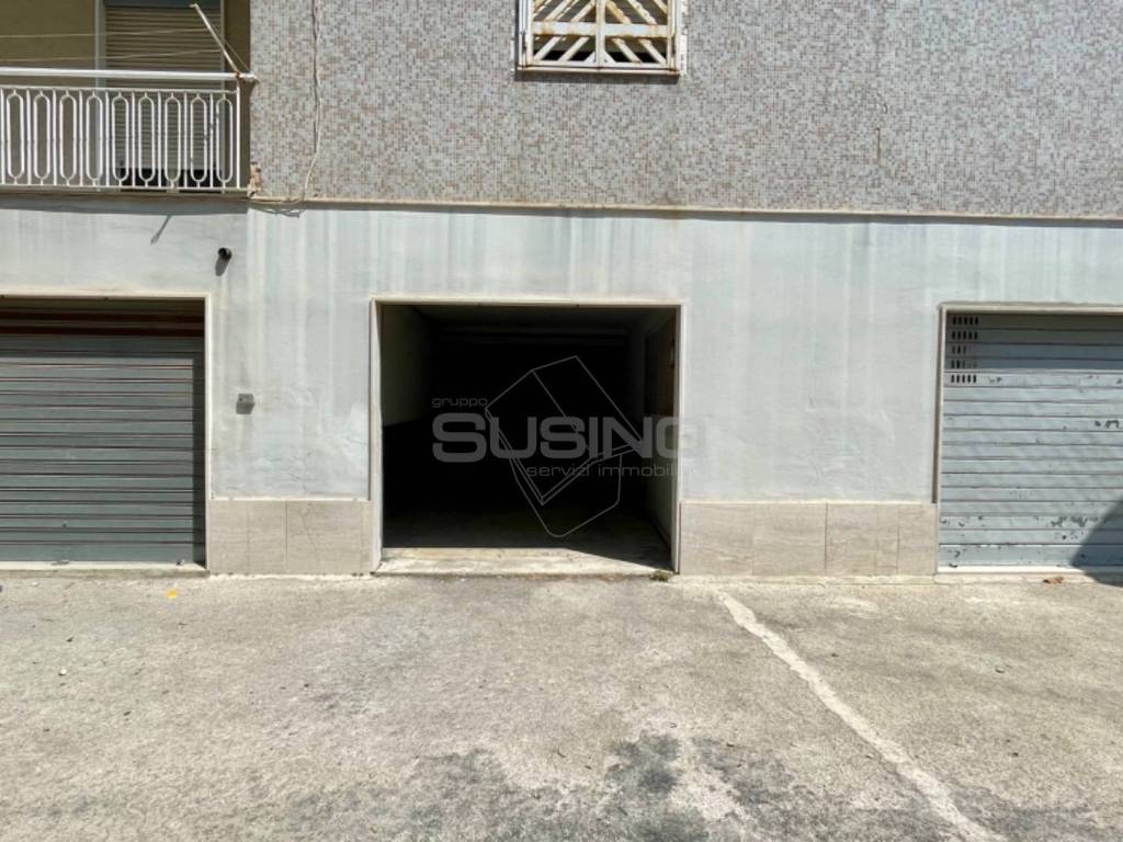 Box / garage a Siracusa in VIA CARLO FORLANINI, 3 - Foto 3