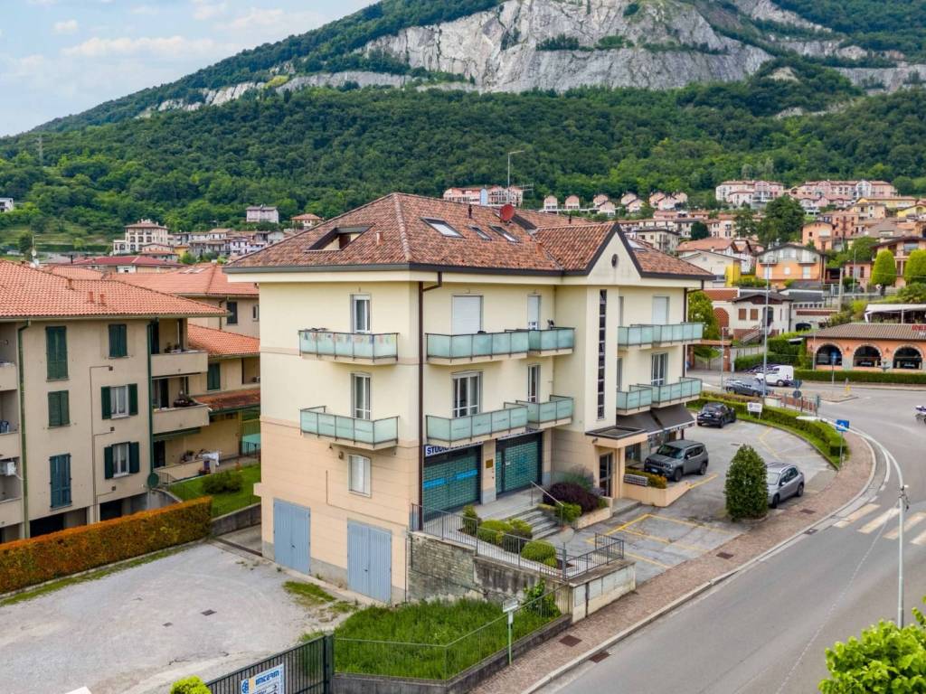 Appartamento a Cesana brianza in Via Giuseppe Parini - Foto 3