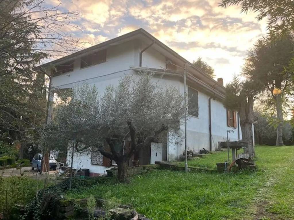Villa a Vejano in Strada Provinciale 493 S.N.C. - Foto 4