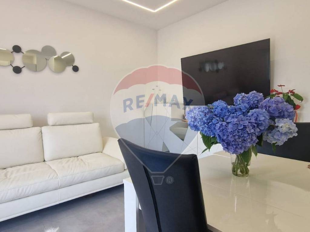 Appartamento a Castelletto sopra ticino in Viale Ticino, 10 - Foto 2