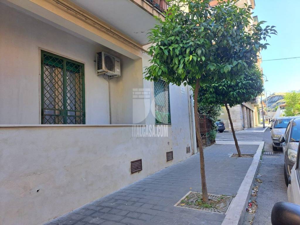 Appartamento a Crotone in Via Vittorio Veneto - Foto 2