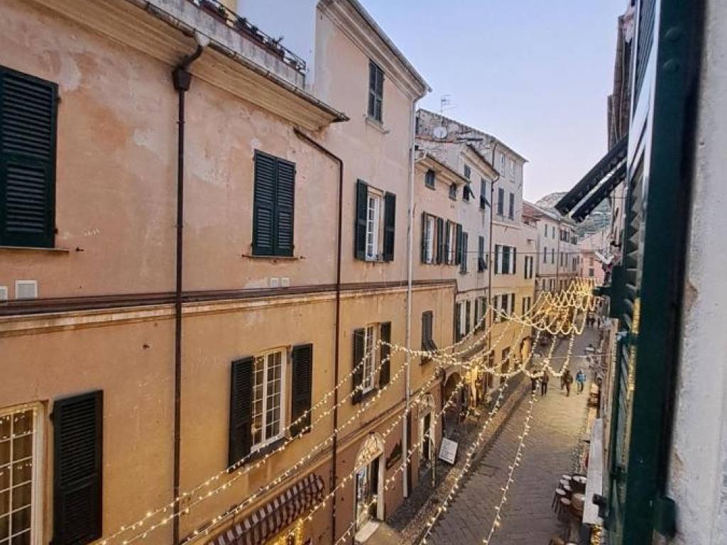 Appartamento a Finale ligure in Via Giovanni Nicotera - Foto 2