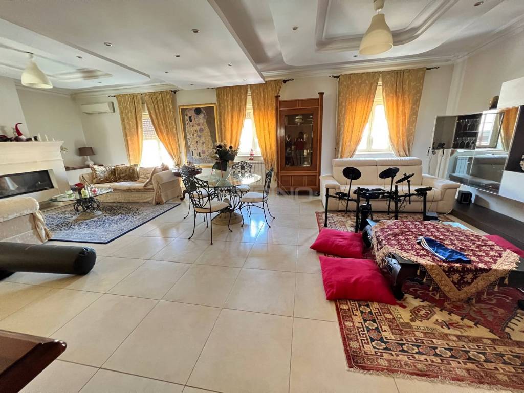Appartamento a Siracusa in RONCO A VIA FILIPPO JUVARA - Foto 4