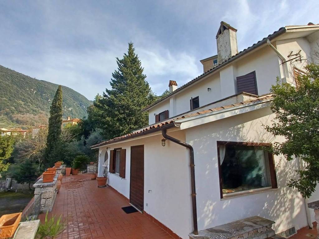 Villa a Giuliano di roma in Via Santa Lucia - Foto 3