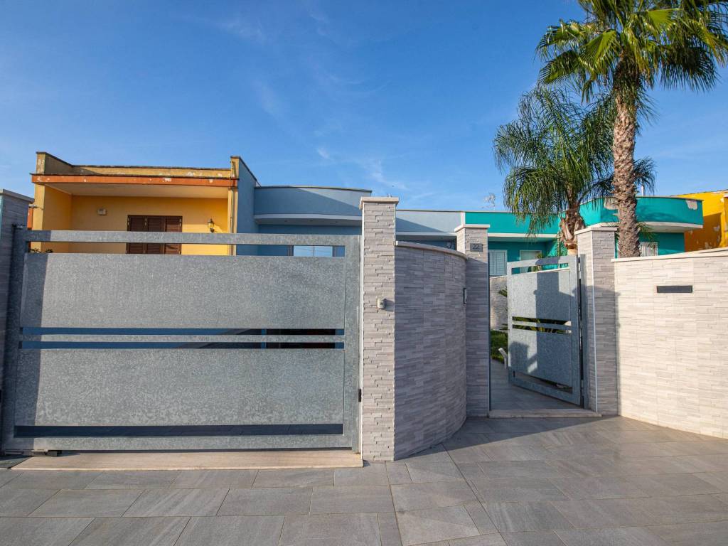 Villa a Cellino san marco in Via Francesco Zizzi, 28 - Foto 2