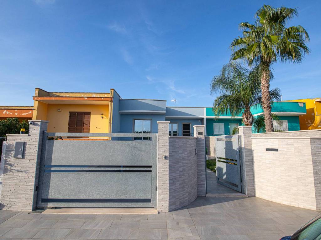 Villa a Cellino san marco in Via Francesco Zizzi, 28 - Foto 4