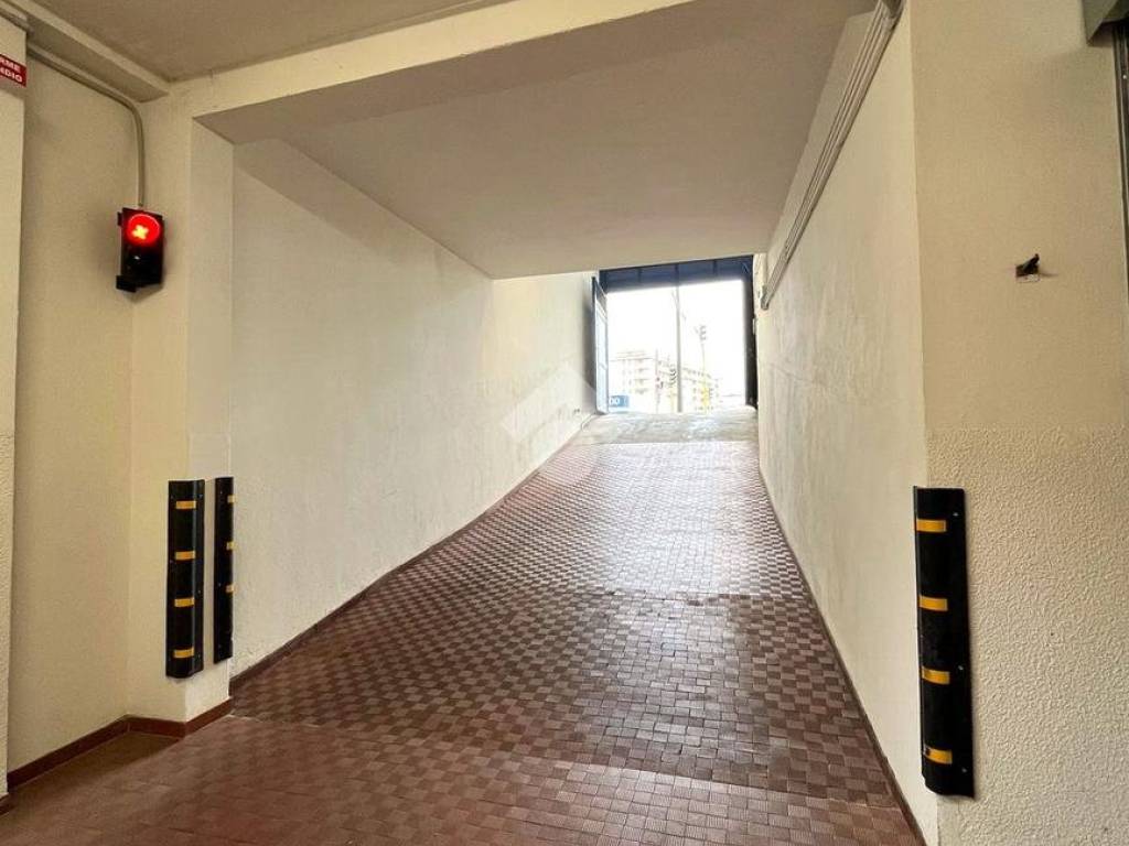 Box / garage a Firenze in Via di Novoli, 77 - Foto 5