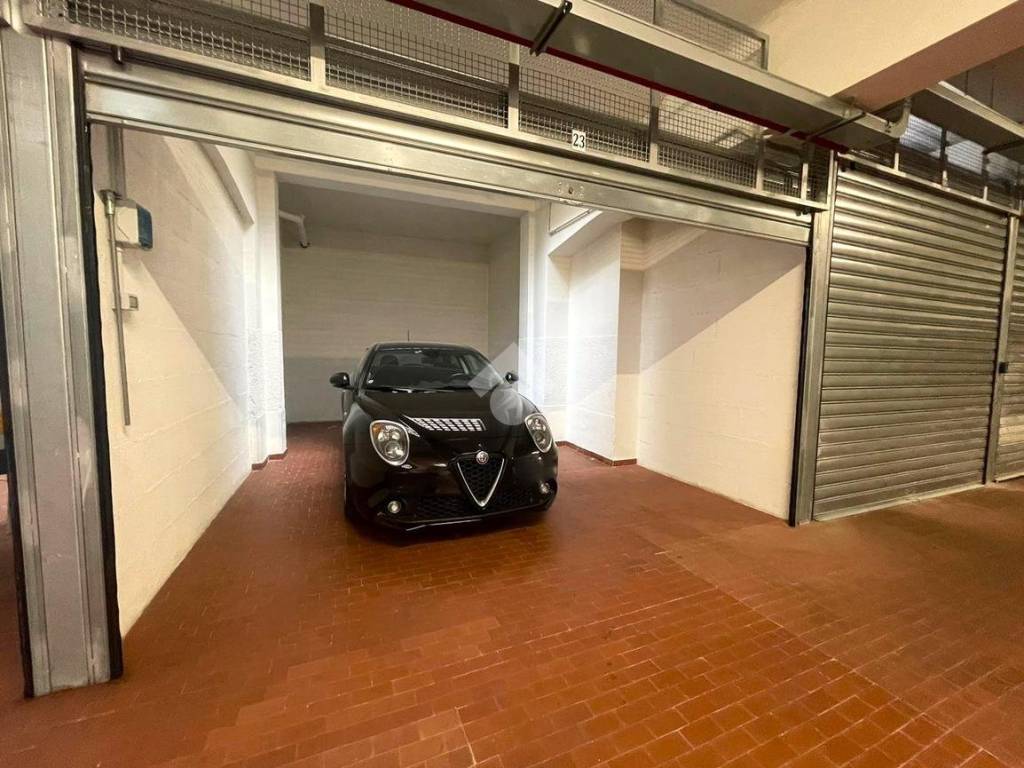 Box / garage a Firenze in Via di Novoli, 77 - Foto 1