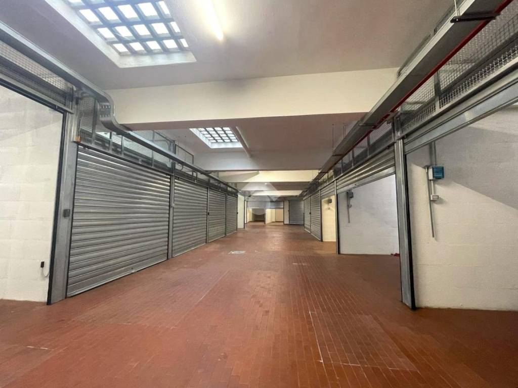 Box / garage a Firenze in Via di Novoli, 77 - Foto 4