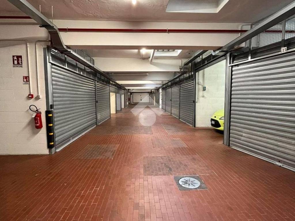 Box / garage a Firenze in Via di Novoli, 77 - Foto 5
