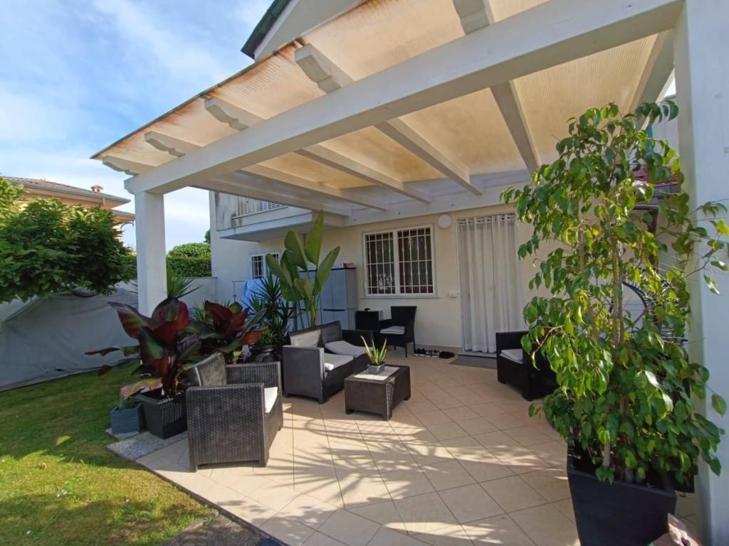 Villetta a schiera a Montignoso in Via Acquala, - Foto 2