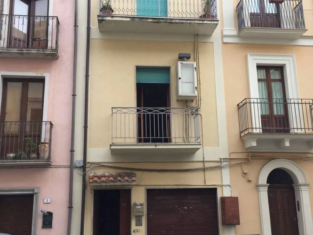 Palazzo / stabile a Lamezia terme in Via Lissania S.N.C. - Foto 2