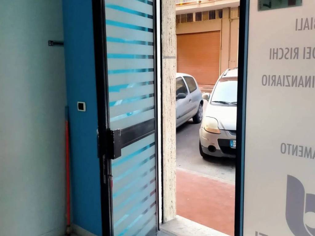 Immobile a Lamezia terme in Via Luigi Galvani S.N.C. - Foto 3