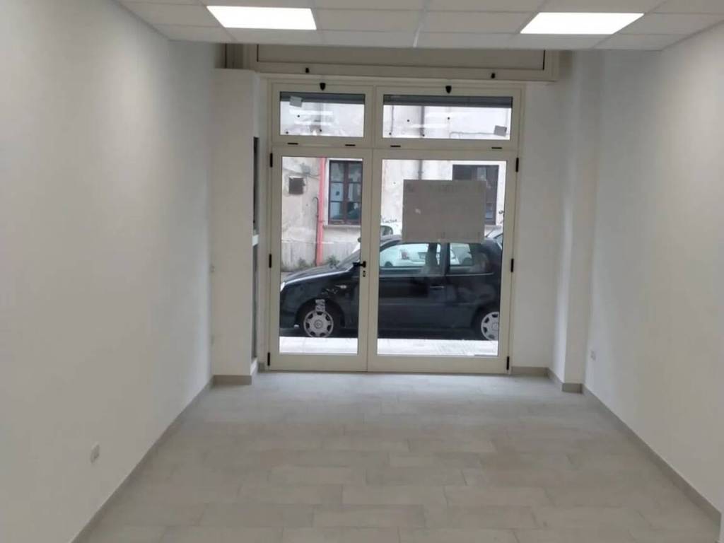 Immobile a Lamezia terme in Via Damiano Chiesa S.N.C. - Foto 4