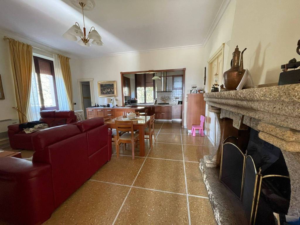 Appartamento a Tempio pausania in Largo 25 Aprile - Foto 5