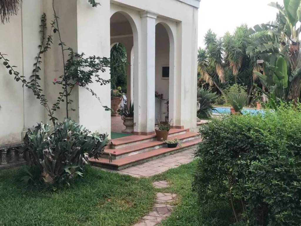 Villa a Lamezia terme in Via Talete S.N.C. - Foto 3