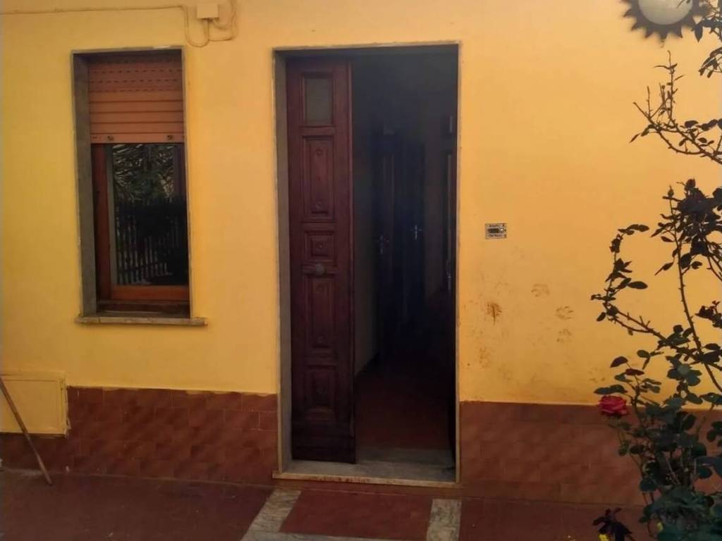 Villa a Lamezia terme in Via Indipendenza S.N.C. - Foto 2
