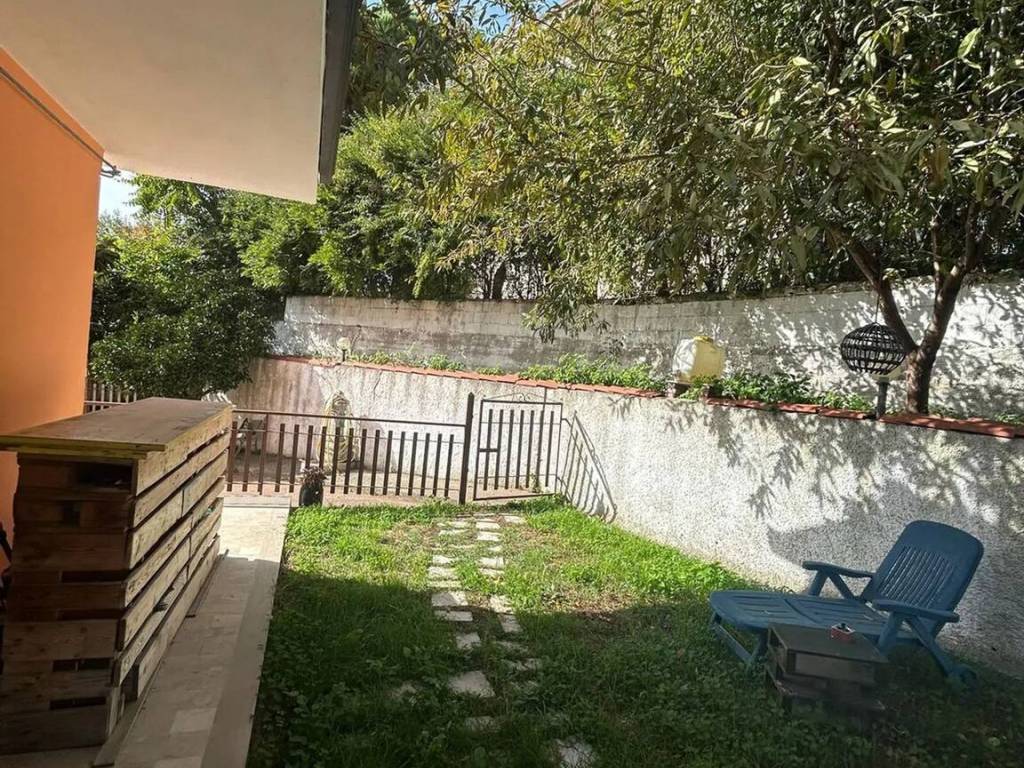 Villa a Lamezia terme in Via Pasquale Stancati S.N.C. - Foto 5
