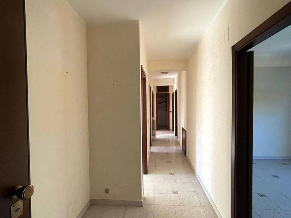 Appartamento a Lamezia terme in Via Sen. Arturo Perugini S.N.C. - Foto 3