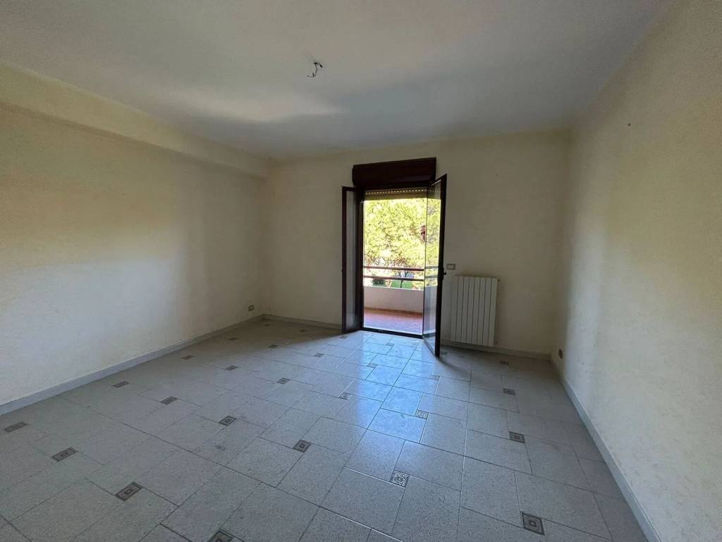 Appartamento a Lamezia terme in Via Sen. Arturo Perugini S.N.C. - Foto 4