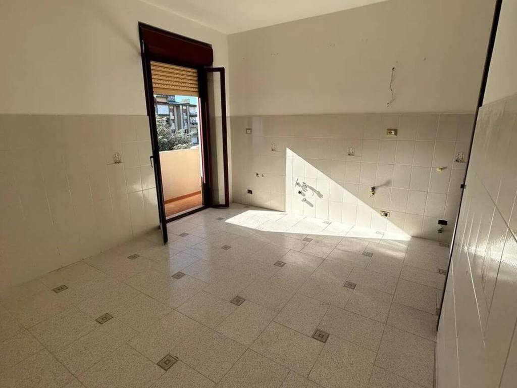 Appartamento a Lamezia terme in Via Sen. Arturo Perugini S.N.C. - Foto 5