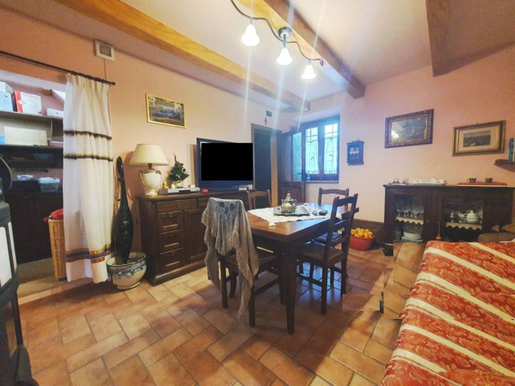 Rustico / casale a Sorano in Borgo Casa Ristrutturata + Giardino S.N.C. - - Foto 2