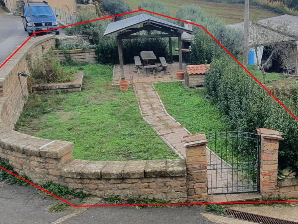 Rustico / casale a Sorano in Borgo Casa Ristrutturata + Giardino S.N.C. - - Foto 3
