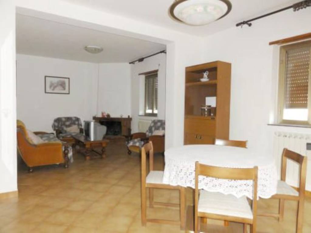 Villa a Sorano in Zona Terme Villa Con 5 Ettari Terreno S.N.C. - Foto 4