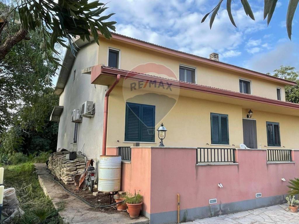Casa indipendente a Modica in Via Rocciola Scrofani, 161 - Foto 3