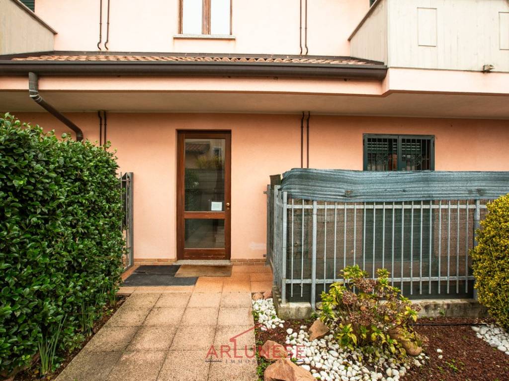 Appartamento a Parabiago in Via delle Viole, 12 - Foto 2