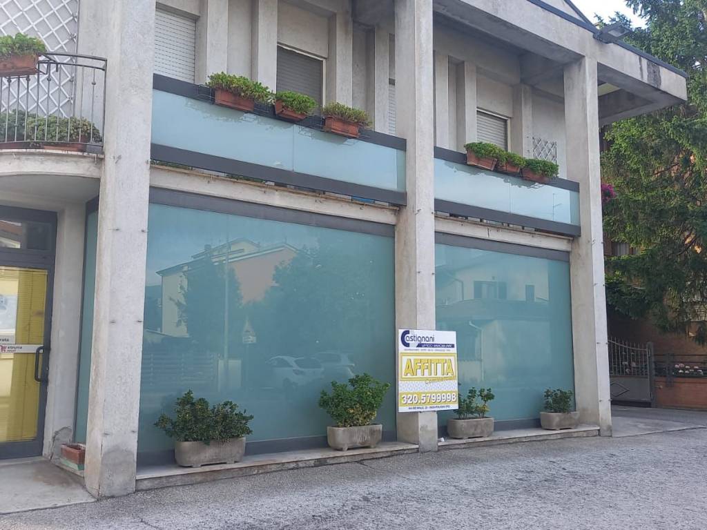 Immobile a Foligno in Via Daniele Manin - Foto 4