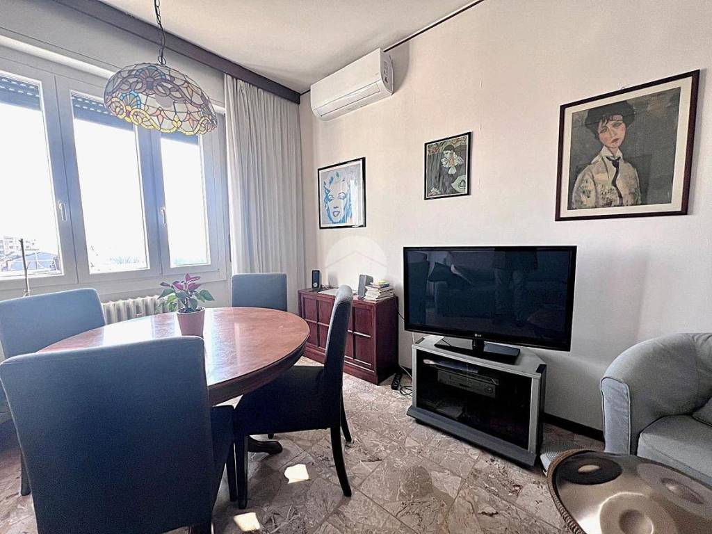 Appartamento a Milano in Piazzale Vincenzo Cuoco, 4 - Foto 5