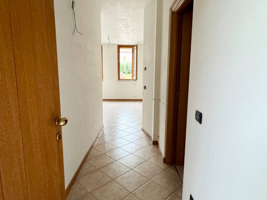 Appartamento a Tradate in Via Milite Ignoto - Foto 4