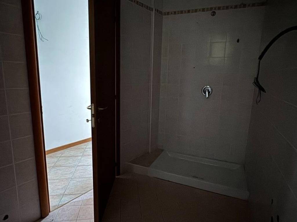 Appartamento a Tradate in Via Milite Ignoto - Foto 5