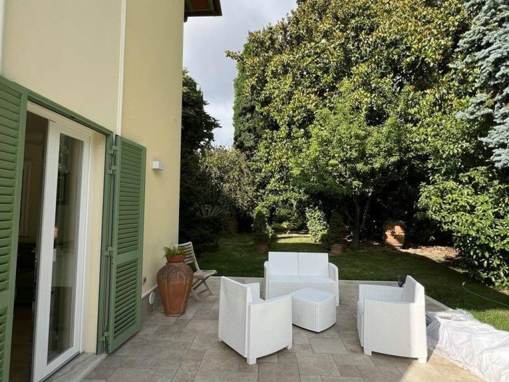Villa a Forte dei marmi in Via Emilia - Foto 3