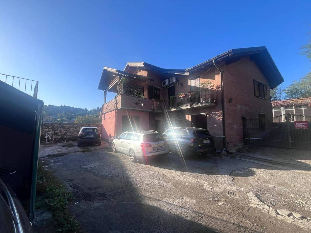 Appartamento a Besozzo in Via Antonio N. Gorini, 32 - Foto 5