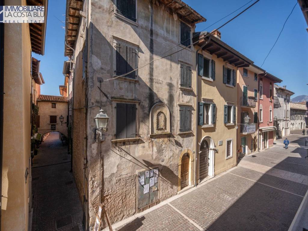 Appartamento a Torri del benaco in Corso Dante Alighieri - Foto 5