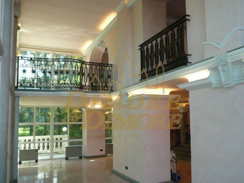 Villa a Luino in Via Ciro Menotti, 3 - Foto 4