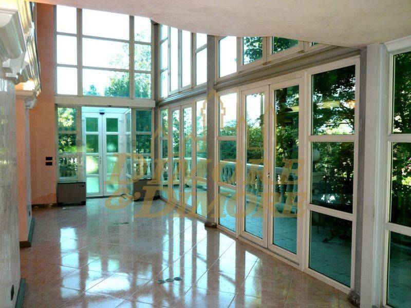 Villa a Luino in Via Ciro Menotti, 3 - Foto 5