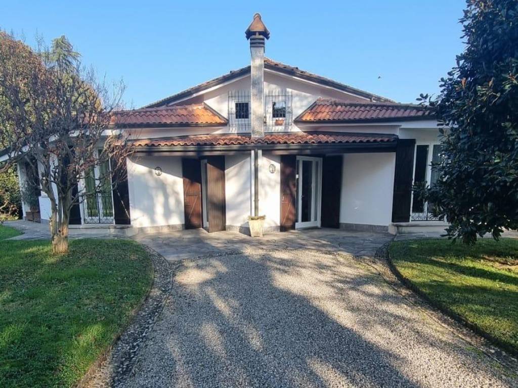 Villa a Lomagna in Via Fornace, 4 - Foto 2