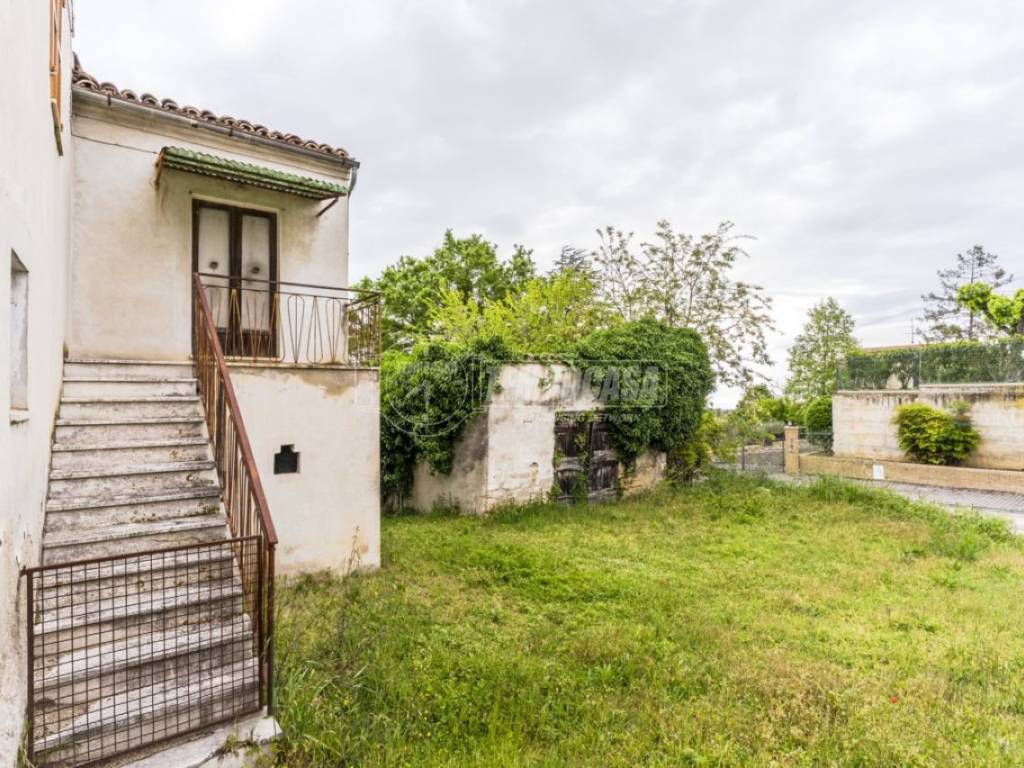 Appartamento a Montecosaro in Viale della vittoria 43 - Foto 2