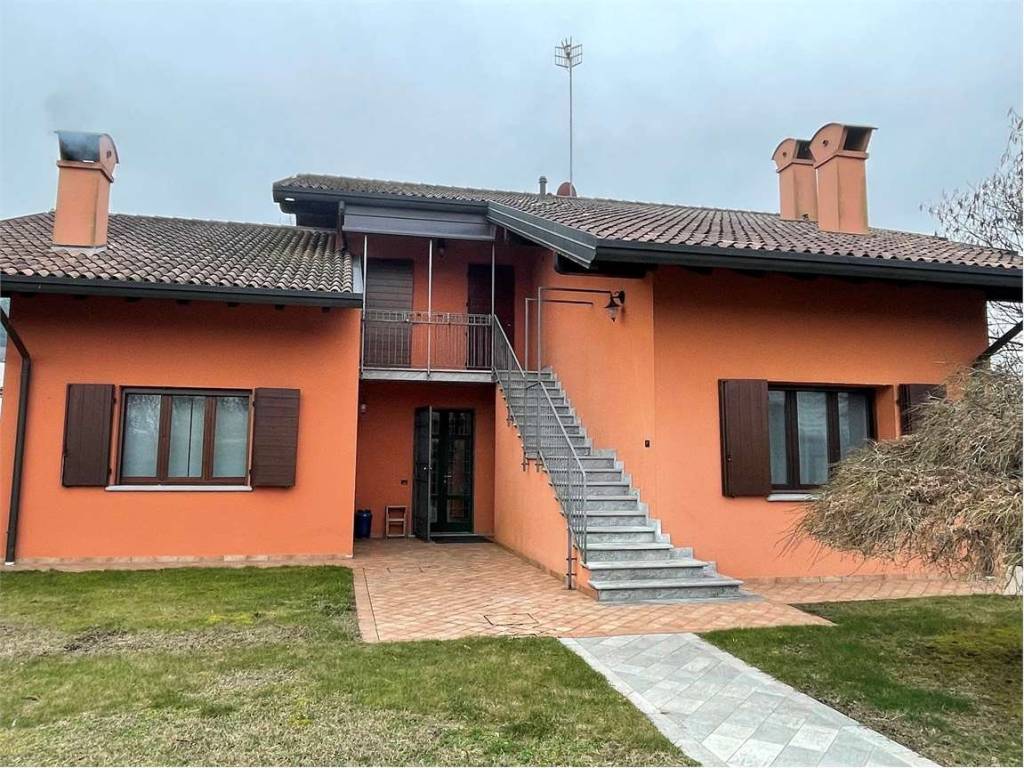 Villa a Castelletto sopra ticino in VIA oldrina - Foto 2